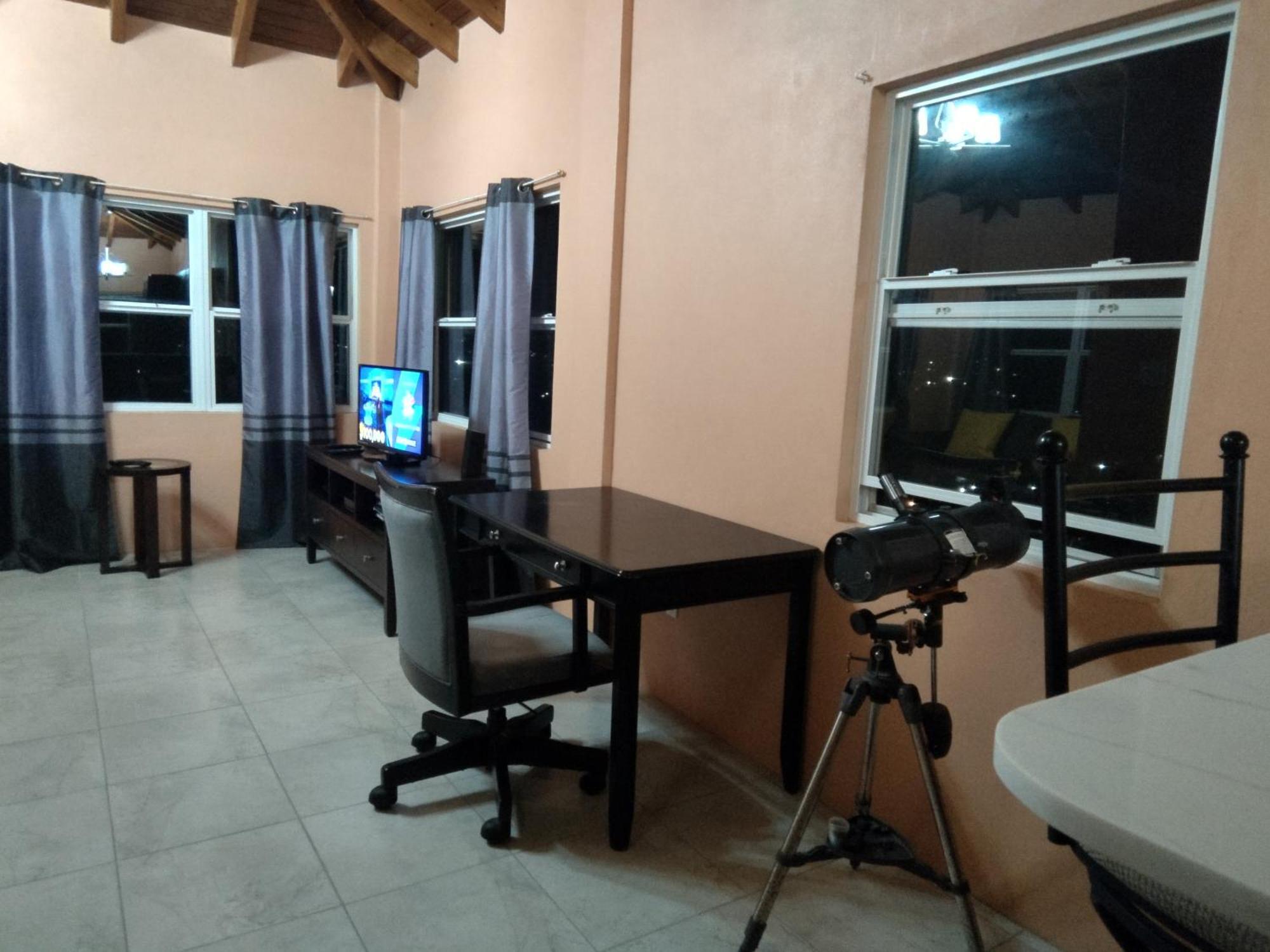 Zeus Estate Guesthouse St. John's Экстерьер фото