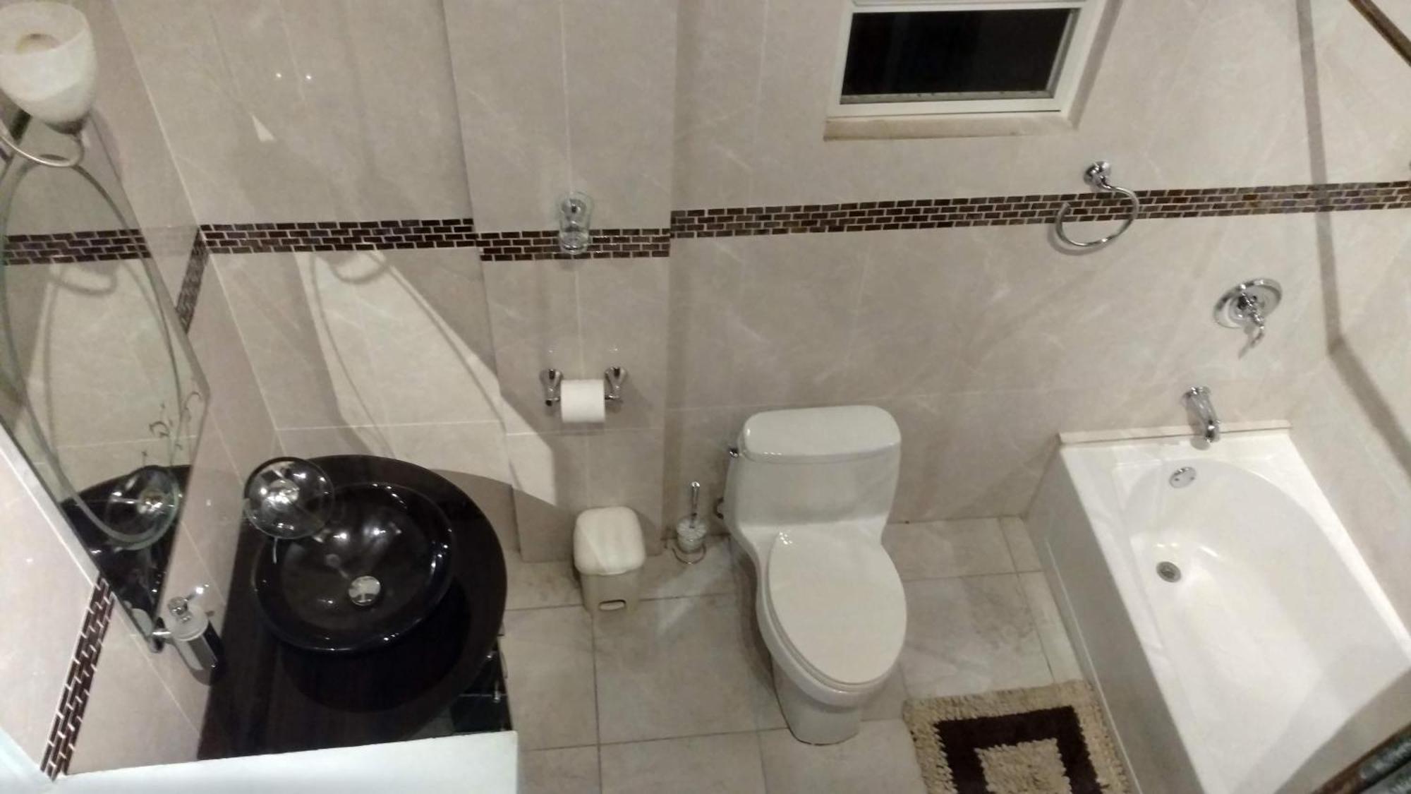 Zeus Estate Guesthouse St. John's Экстерьер фото