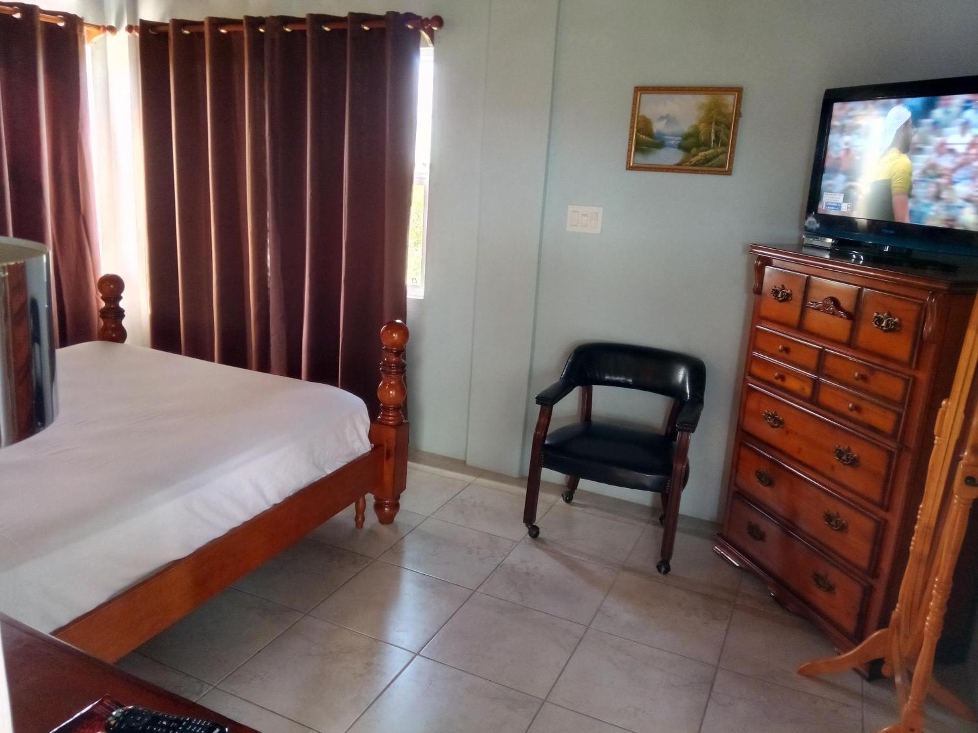 Zeus Estate Guesthouse St. John's Экстерьер фото