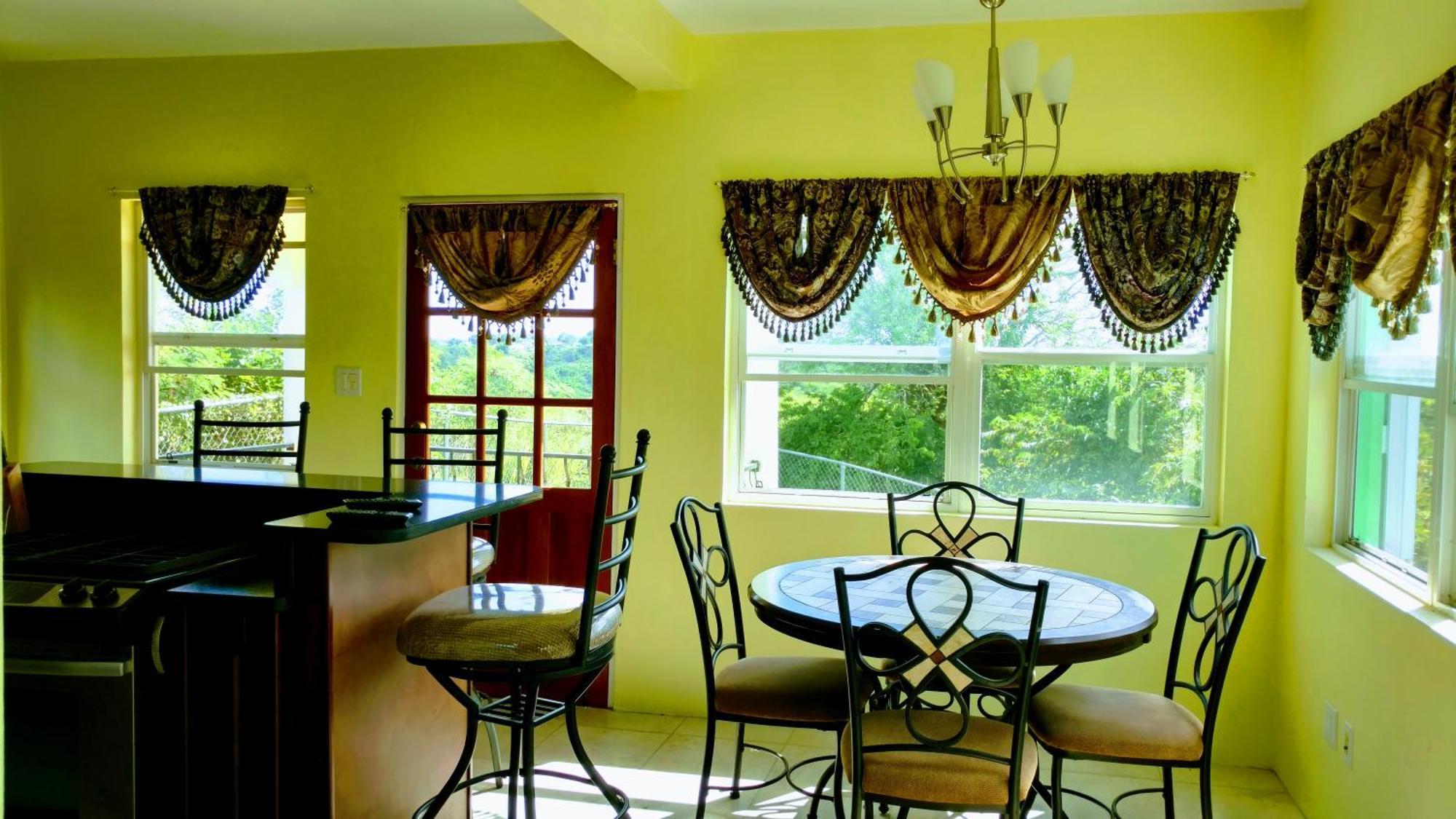 Zeus Estate Guesthouse St. John's Экстерьер фото