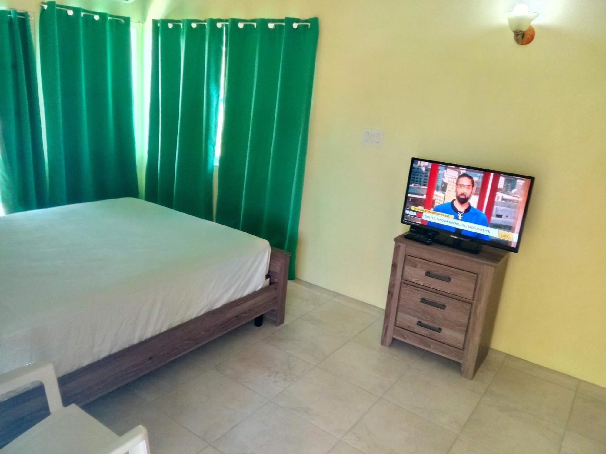 Zeus Estate Guesthouse St. John's Экстерьер фото